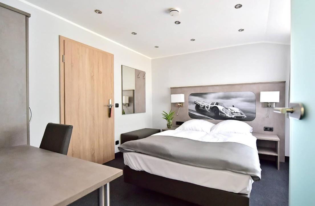Gt3 Hotel Honerath Bagian luar foto